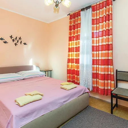 Apartman 2 Bedroom Beautiful In Novi Vinodolski