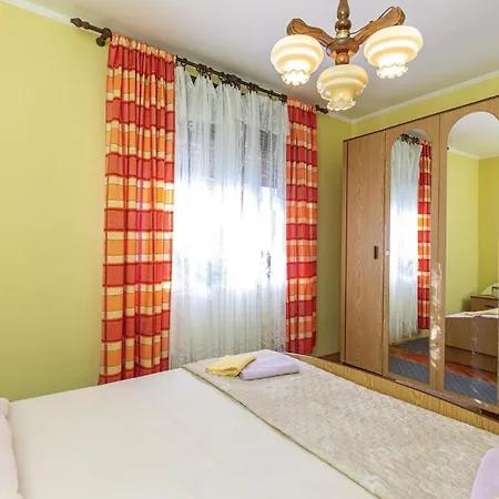 Apartman 2 Bedroom Beautiful In Novi Vinodolski