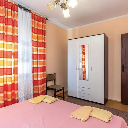 Apartman 2 Bedroom Beautiful In Novi Vinodolski