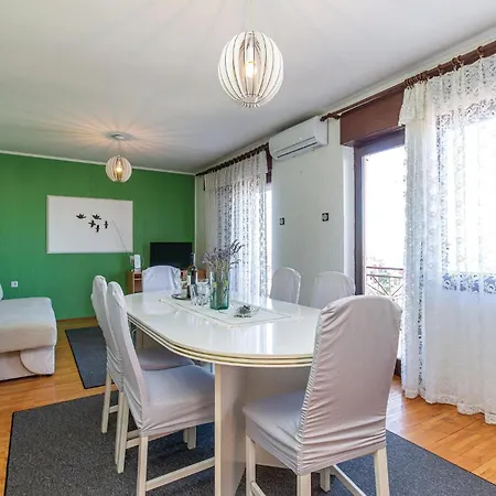2 Bedroom Beautiful In