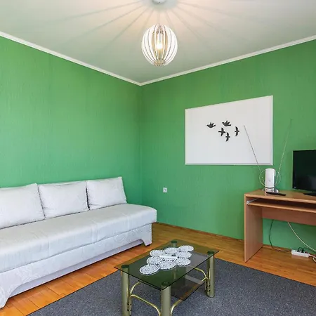 2 Bedroom Beautiful In Novi Vinodolski