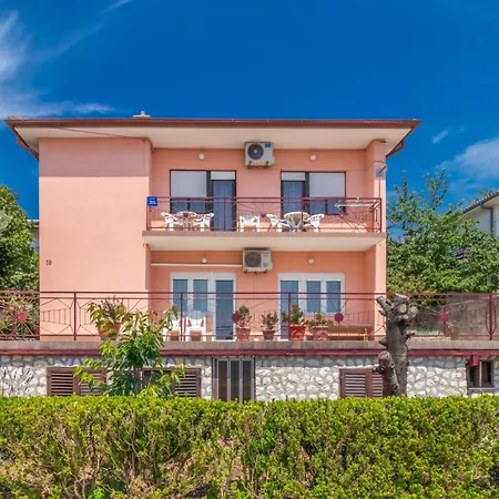 Apartman 2 Bedroom Beautiful In *