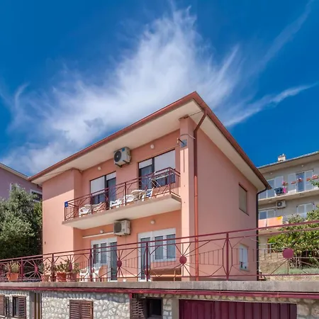 2 Bedroom Beautiful In Novi Vinodolski