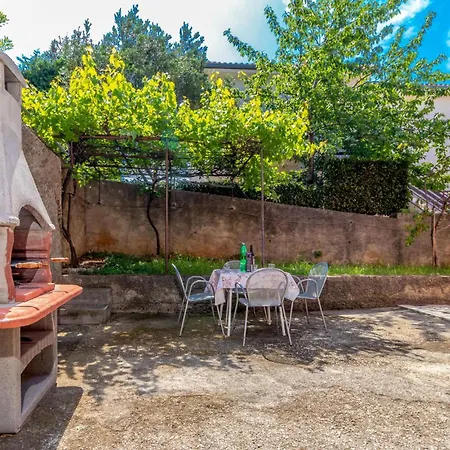 Apartman 2 Bedroom Beautiful In Novi Vinodolski